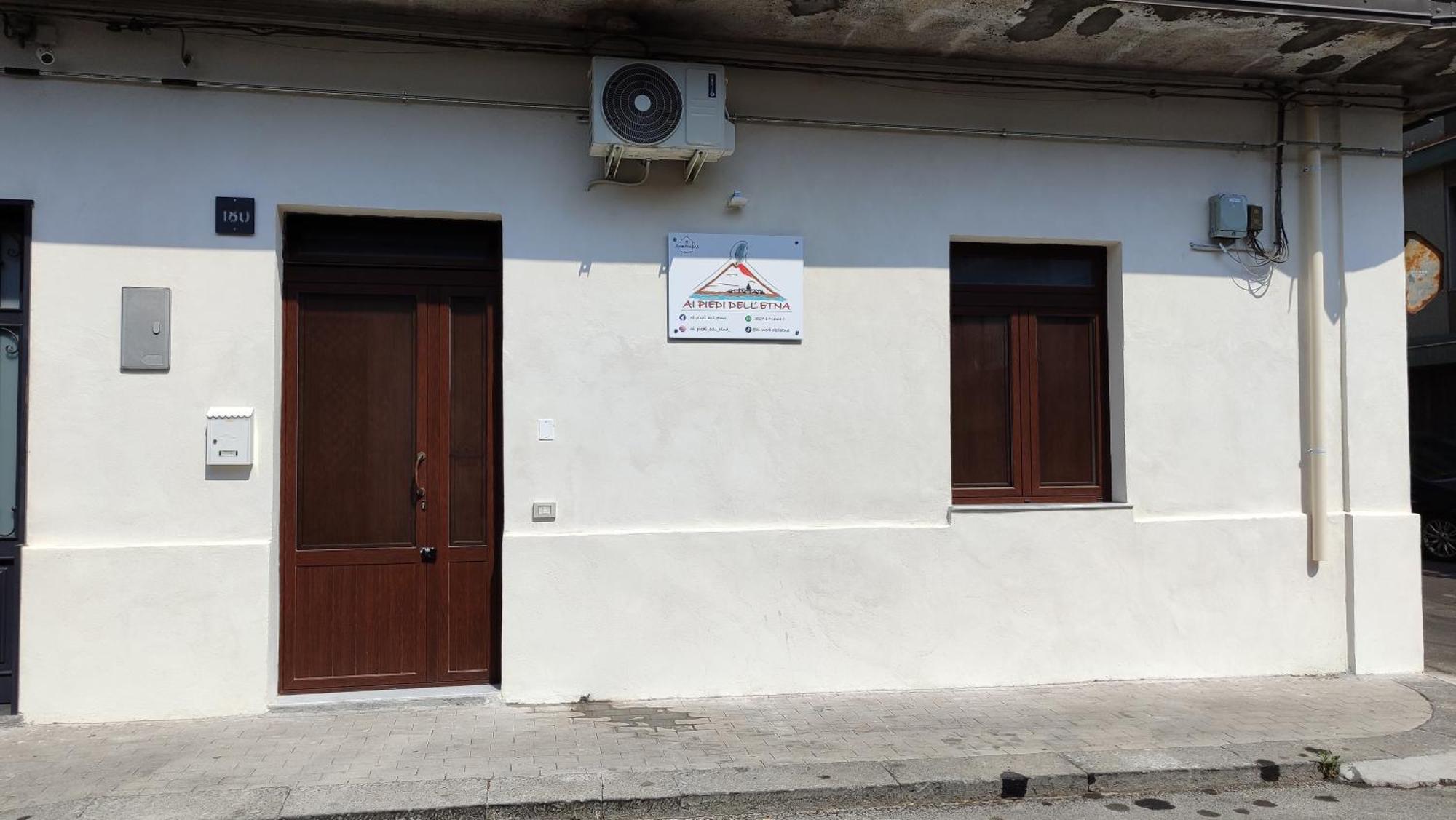 Ai Piedi Dell'Etna Apartment Belpasso Exterior photo